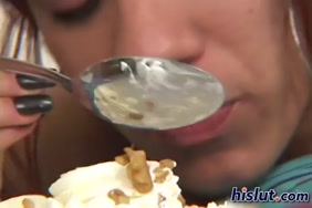 ولد يرضع صدر بنت صور متحركه