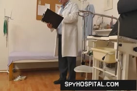 اريد اشوف كس ابنيه مقطع فد يو