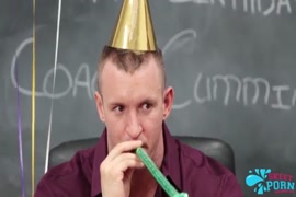 أفظع صور لحس أقدام ألبنات