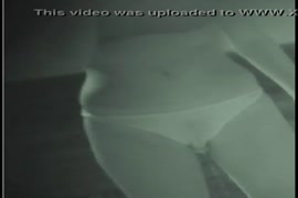 شاب يجامع امه في غرفة النوم